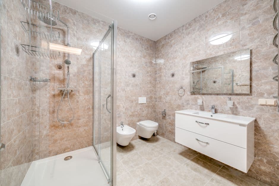 Showers at Doha Airport: Vitality, Be Relax, Lounges and the Airside Catch